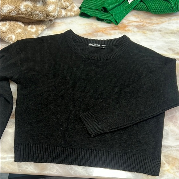 Sweaters - Black Crop Sweater